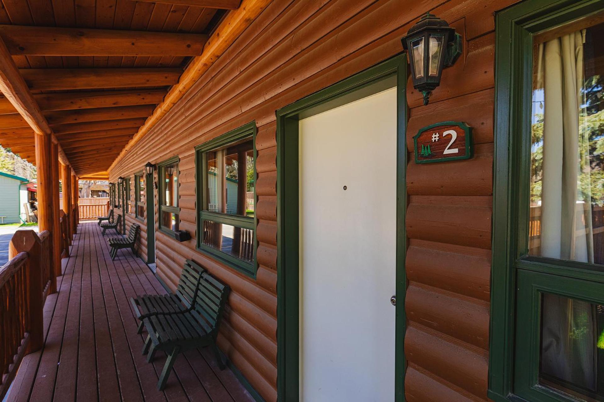Overlander Mountain Lodge Jasper Kültér fotó